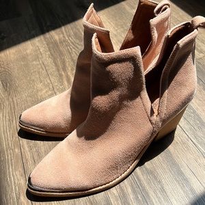 Jeffery Campbell Cromwell Taupe suede boots 9